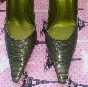 💐🎊2/$30 Beautiful gently worn BCBGirls heels🎉💐